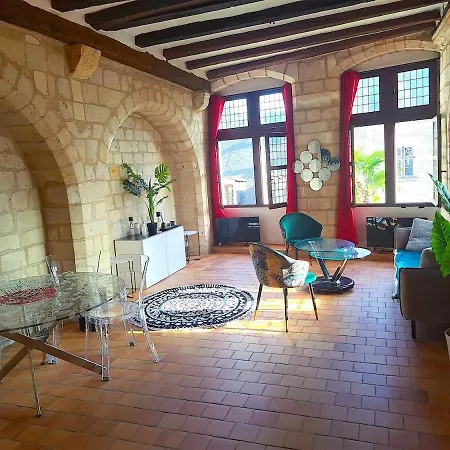 Magnifique Duplex T1 De 56 M2 Dans Un Monument Historique En Hyper Centre De Tours