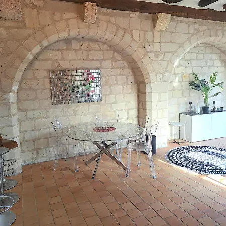 Magnifique Duplex T1 De 56 M2 Dans Un Monument Historique En Hyper Centre De Tours